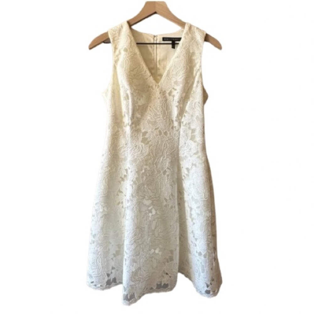 Women's 2 WHBM White Eyelet Sleeveless Dress Vneck Embroidered Lace